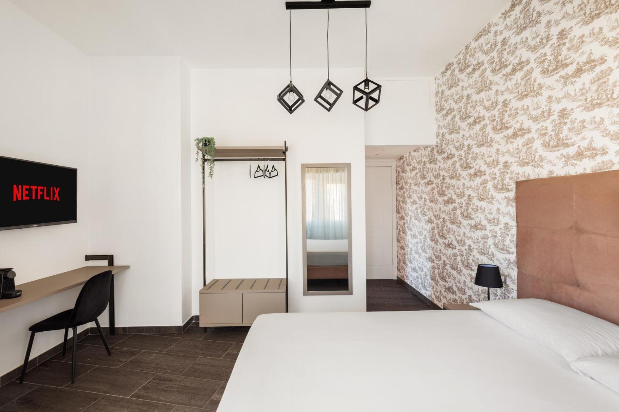 Adelante Rooms San Giovanni Rome Exterior photo
